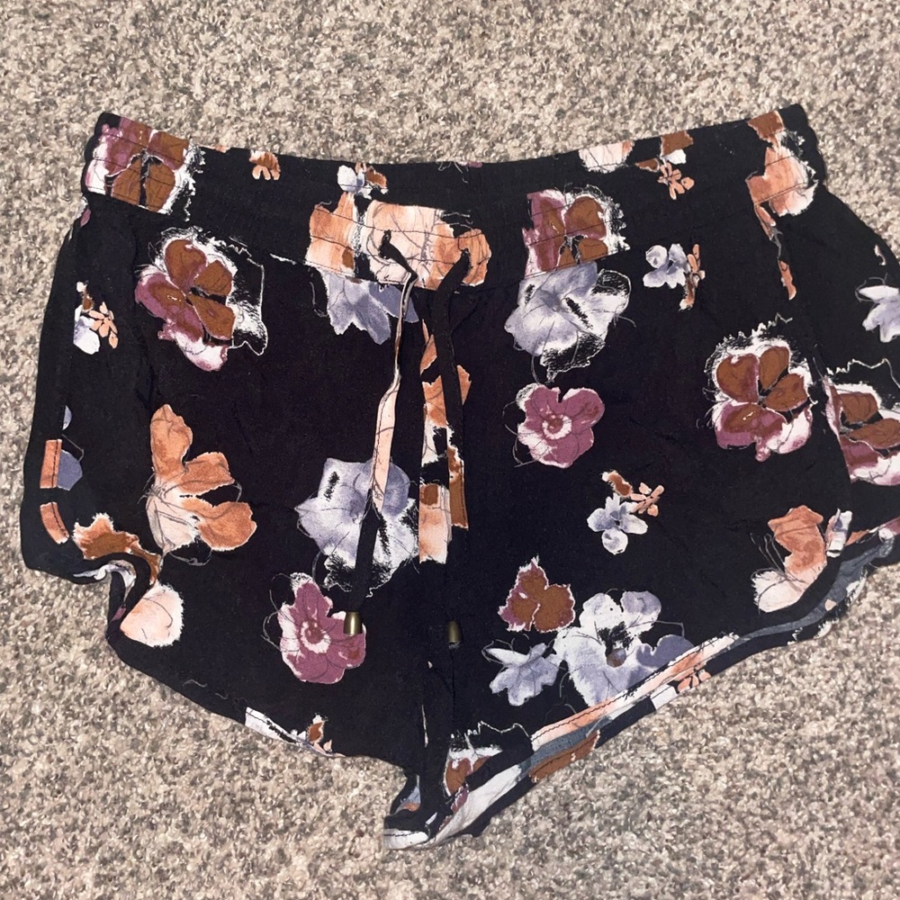 Floral stretch shorts